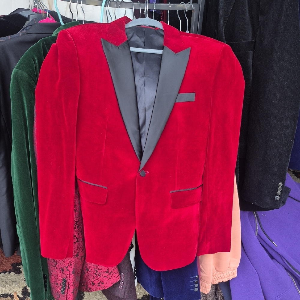 Elegant Red Velvet Men's Blazer